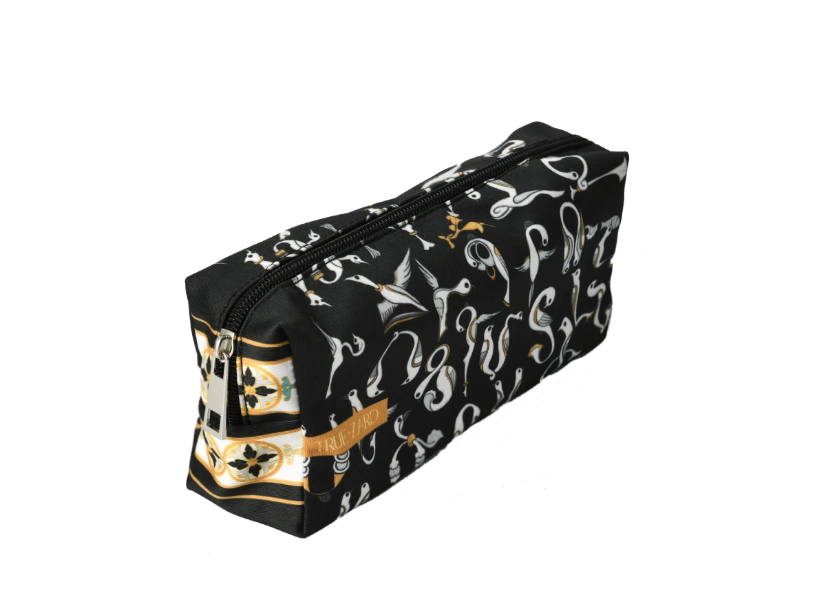 Մաշտոցյան զարդ սև մեծ կոսմետիկ  պայուսակ