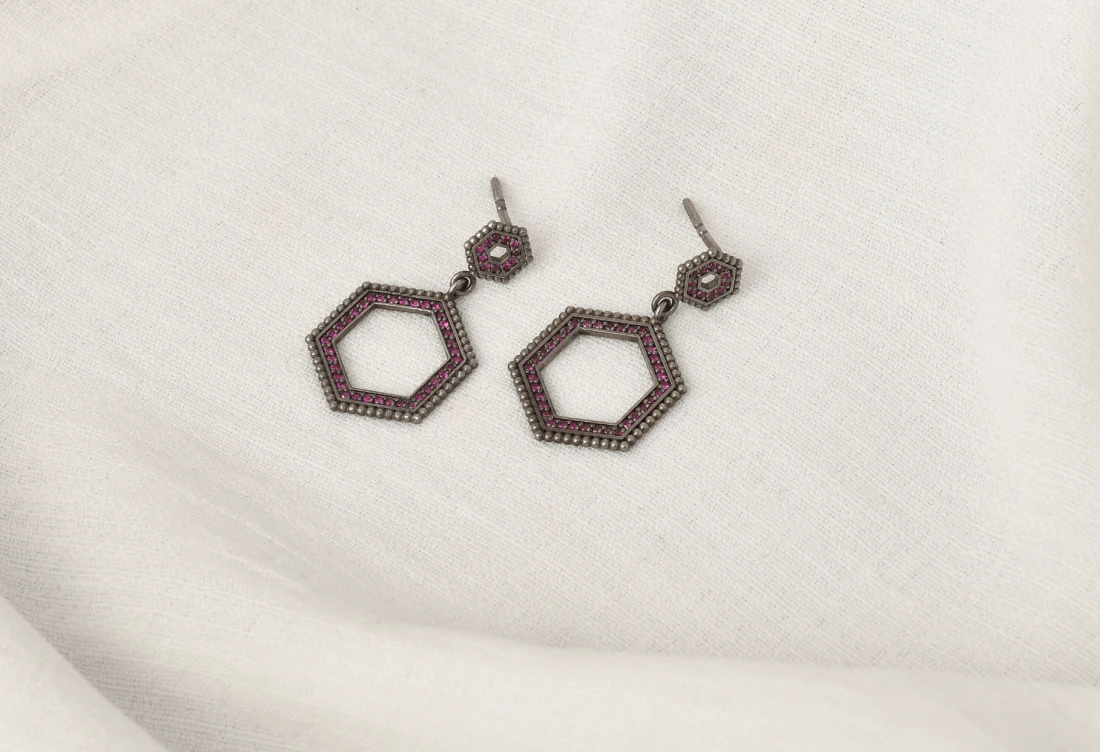 Ականջօղ վեցանկյուն