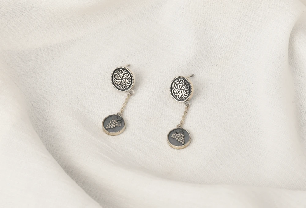 Ականջօղ խաղող փոքր