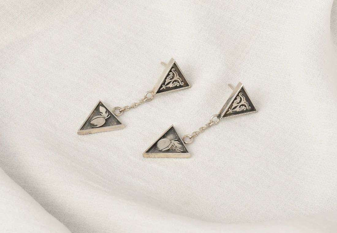 Ականջօղ ծիրան փոքր