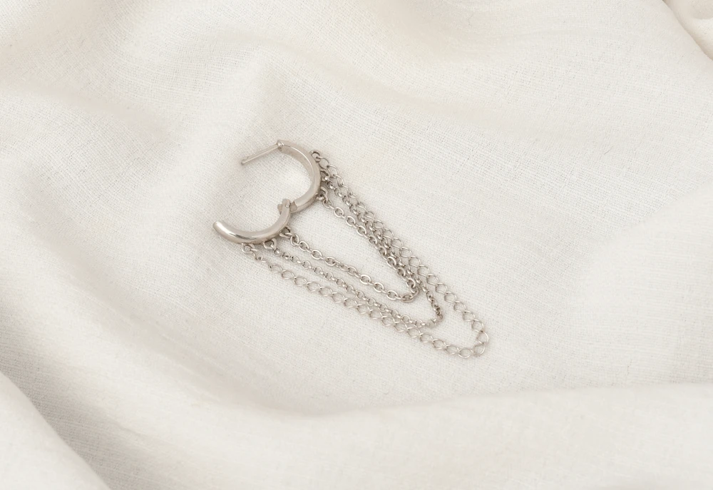 Ականջօղ շղթա