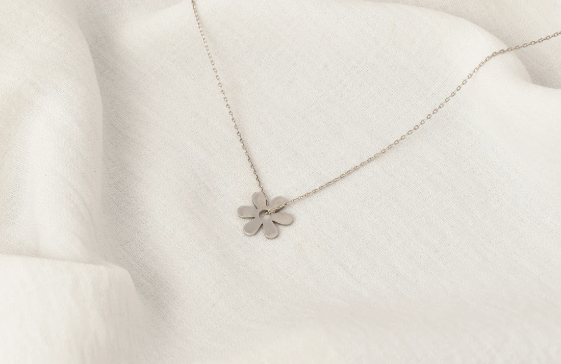 Կախազարդ ծաղիկ