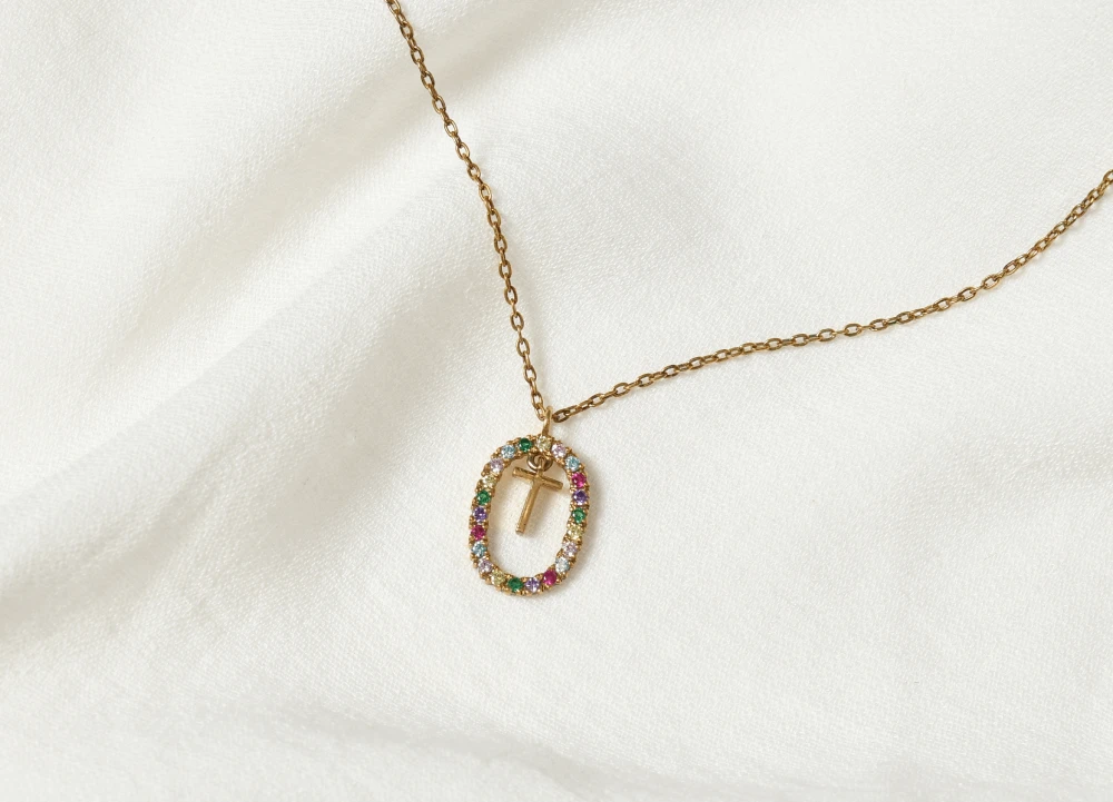 Կախազարդ գունավոր T