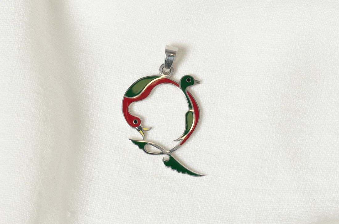 Կախազարդ թռչնատառ Ձ