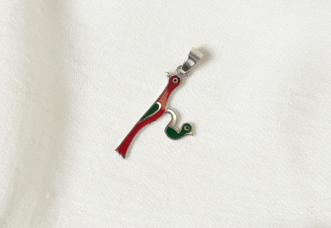 Կախազարդ թռչնատառ Խ